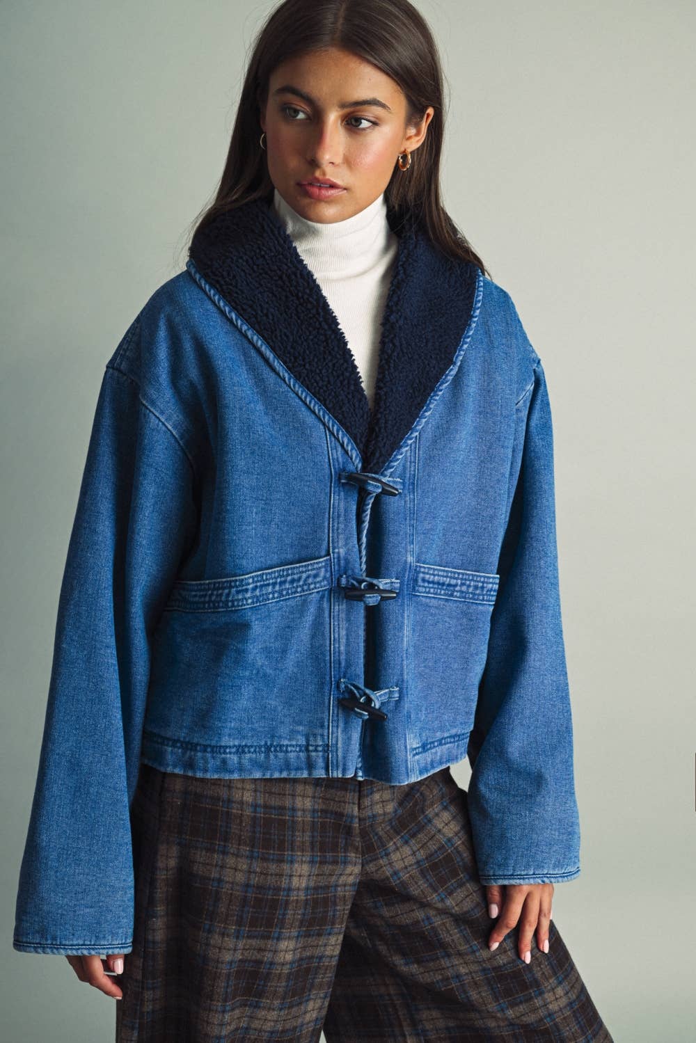 J7358   SHERPA LINED WITH TOGGLE BUTTON DENIM JACKET