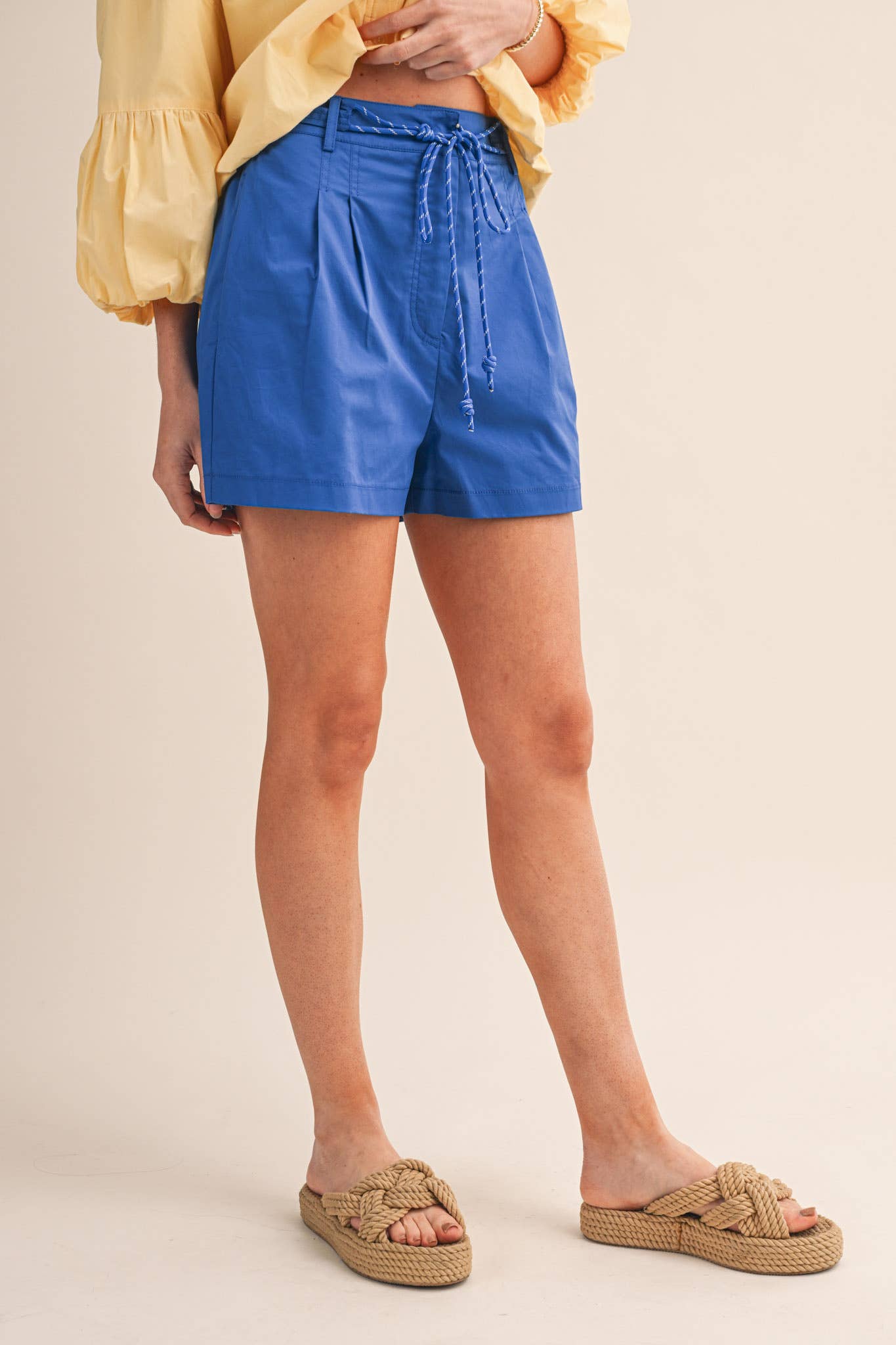 ROPE TRIM BELT PLEATED SHORTS MP4654