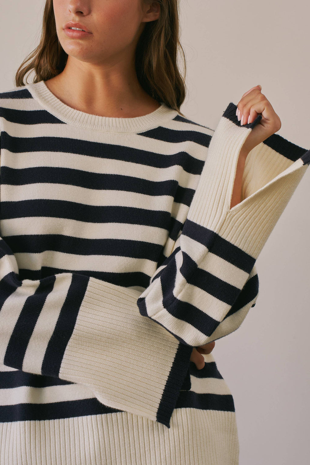 BSW1243 Striped Crew Neck Long Sleeve Sweater (NAVY)