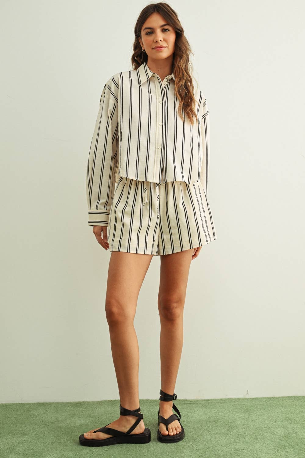 P6683ST   STRIPED ELASTIC BAND WAIST SHORTS