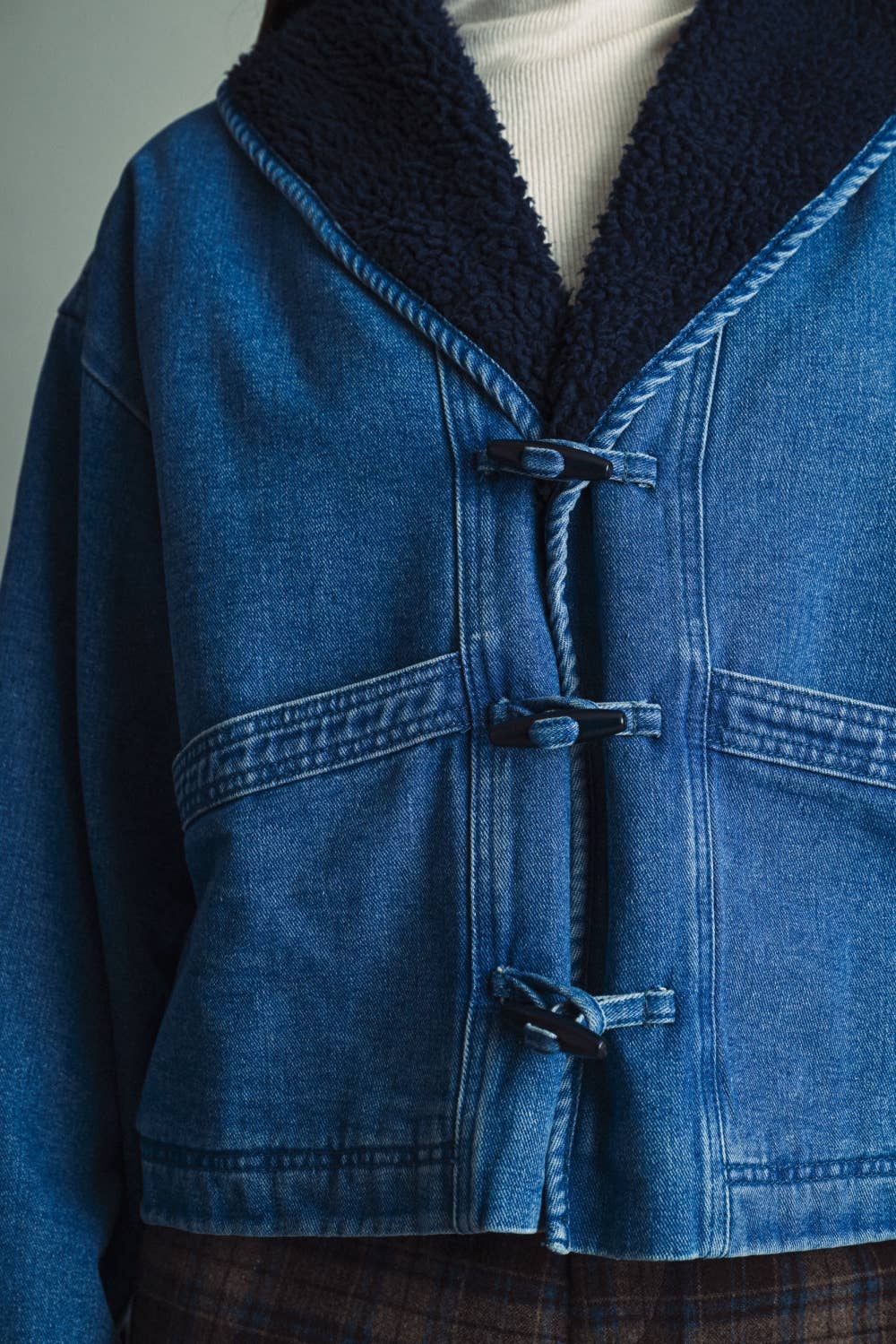 J7358   SHERPA LINED WITH TOGGLE BUTTON DENIM JACKET