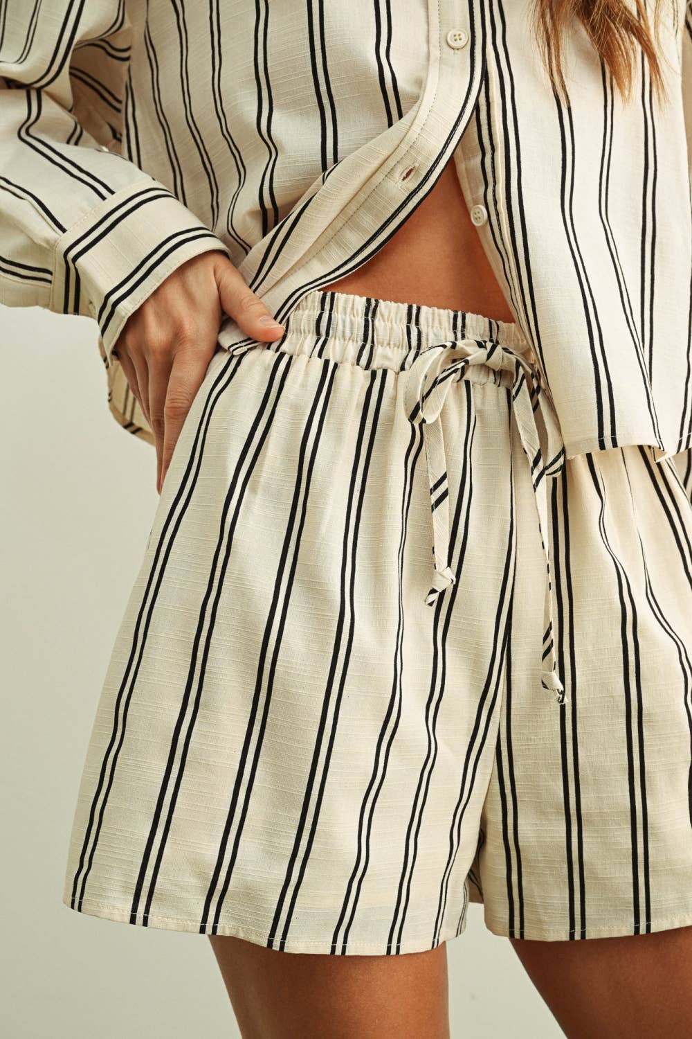 P6683ST   STRIPED ELASTIC BAND WAIST SHORTS